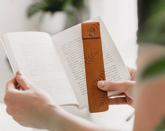 Marcador de cuero personalizado, estampado botánico, iniciales personalizadas