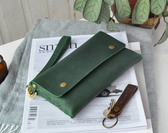 Green Leather clutch, leather wristlet, leather bag, leather clutch bag, leather wristlet bag, leather gift for her, leather anniversary