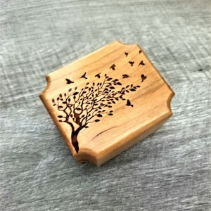 Personalized Tree and Birds Ring Box, Custom Wedding Ring Box, Wood Engagement Ring Box, Ring Bearer Box, Tree Ring Box, Ring Holder