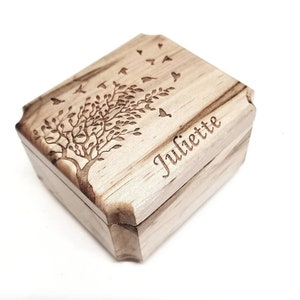 Personalized Tree with Birds Music Box Choose Your Song, Hand Made Small Tree Wooden Music Box, Custom Wood Music Box, Unique Gift