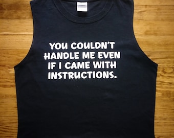 Harley-Davidson con tanque de motociclista recortado y difícil de manejar