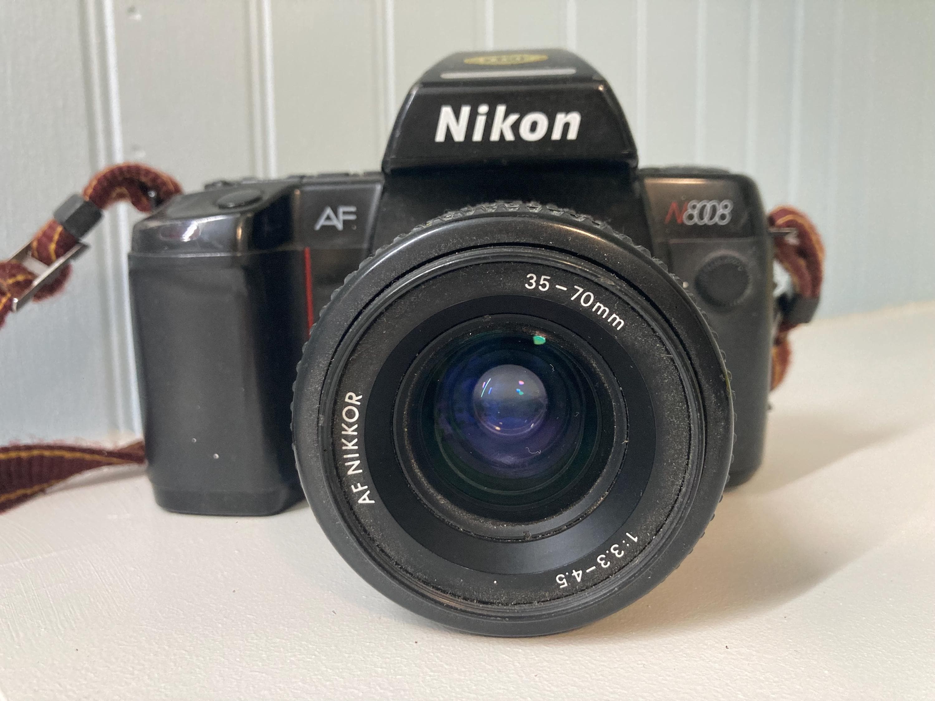 Nikon N8008