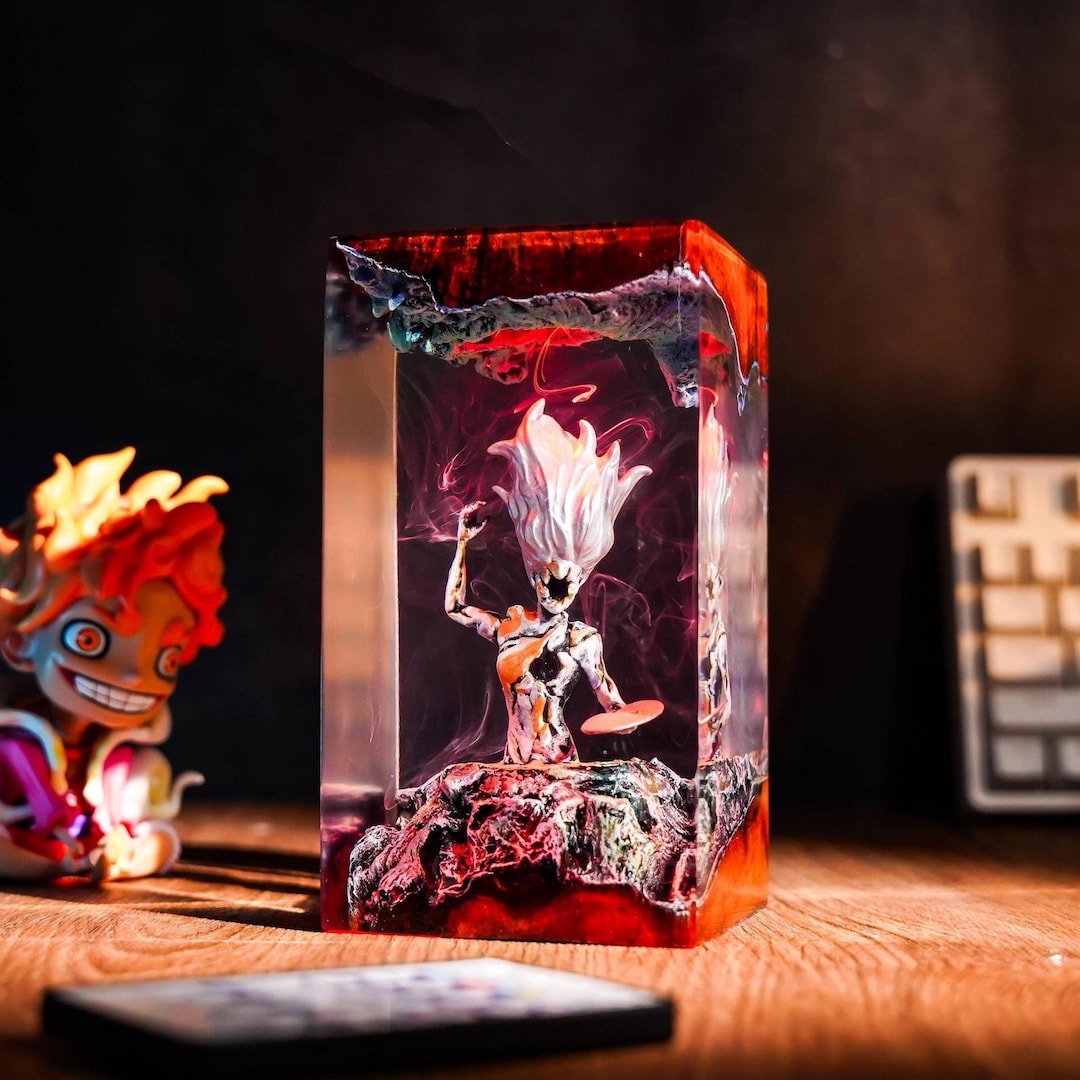 Lampe en résine de la peintre, décoration Clair obscur expédition 33, lumière fantastique faite main, cadeau RPG mystique, accessoire artistique de collection - Etsy France