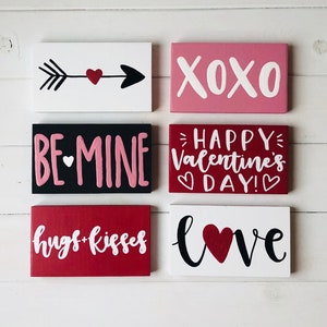 Valentine’s Day tiered tray sign- valentine mini sign- Valentine’s Day decor- be mine sign happy Valentine’s Day wreath sign mini valentines