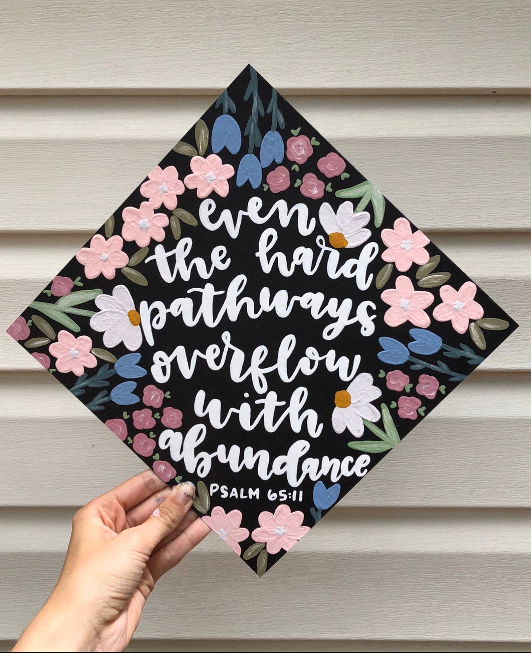 Black Background Graduation Cap Topper Decoration