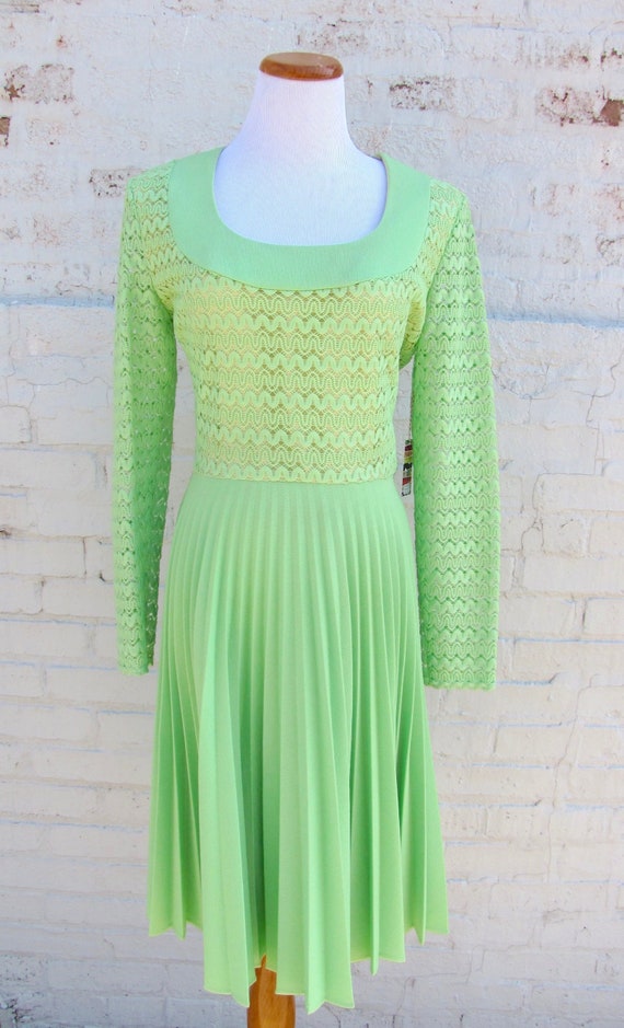 Vintage 1960s Coco of California Pleated Lacy Dres
