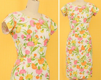 1950s WIGGLE DRESS s m vintage Carnation Print pink orange green yellow off white Cotton 50s rockabilly 60s pinup Small Medium