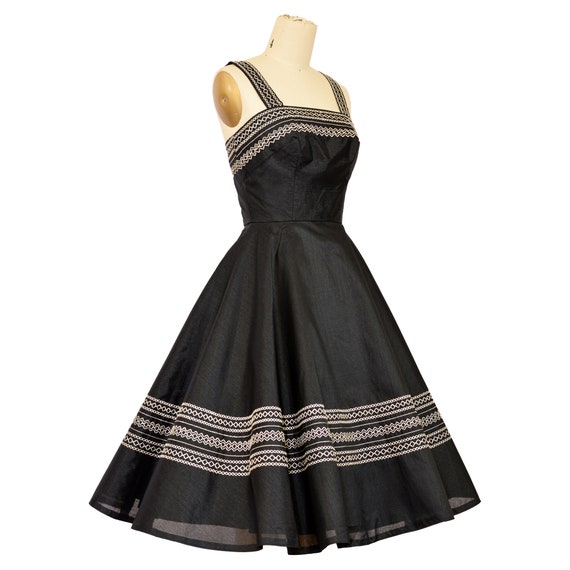 1950s MEXICAN DRESS xs s Vintage black full skirt… - image 4