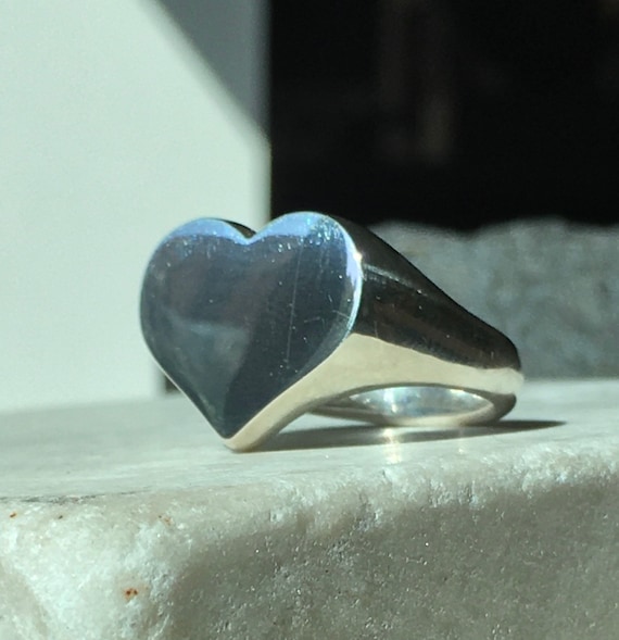 Sterling silver heart signet ring deals