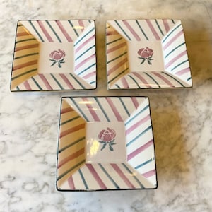 Lot de petites assiettes carrées pivoine rose Nicholas Mosse/3