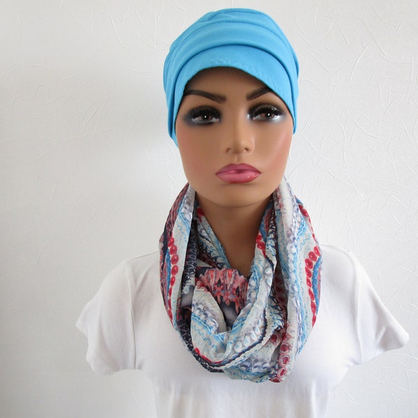 Echarpe, snood de couleur bleue, turquoise, rouge et grise imprimé