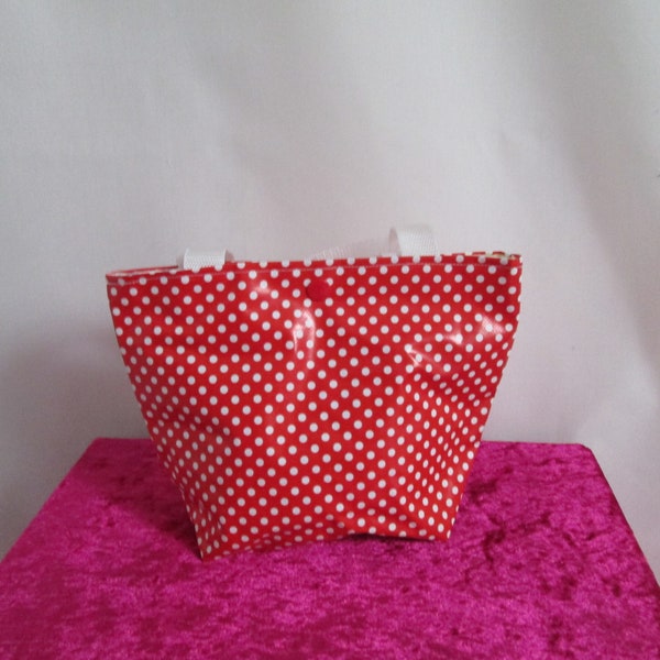 Mini sac  cabas  en toile cirée rouge à petits pois blancs