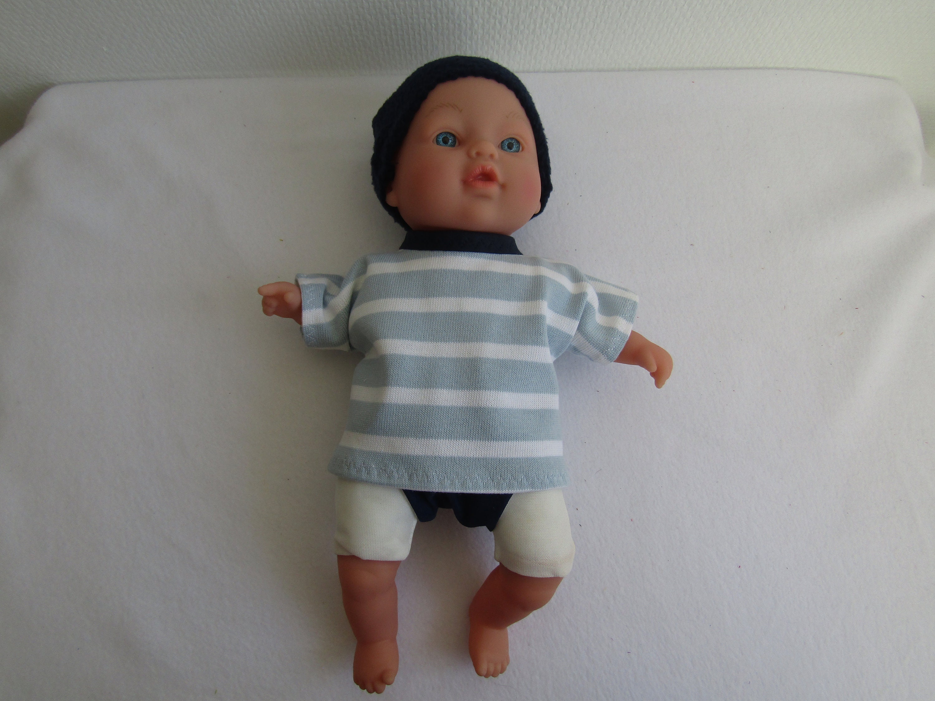 BONNET EN TRICOT GRIS POUR LES POUPEES LULLU DOLLS