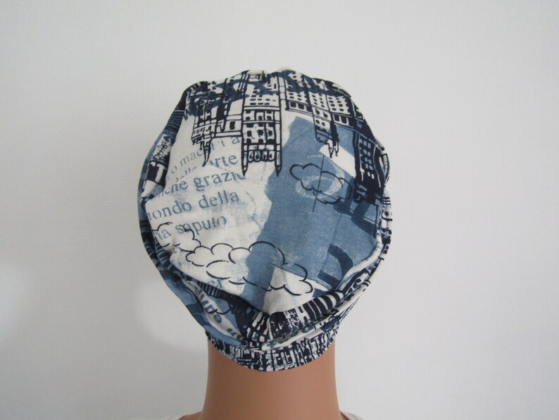 Bonnet chimio femme en jersey léger de couleur bleu marine et blanche motif building image 4