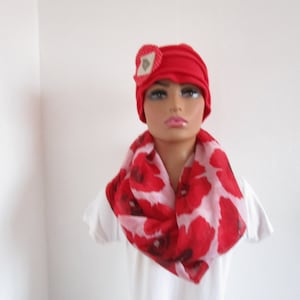 Scarf, snood in white color with red and black poppies