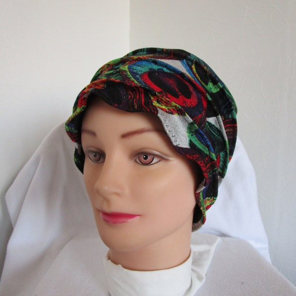 Bonnet chimio, toque en milano plume de paon multicolore