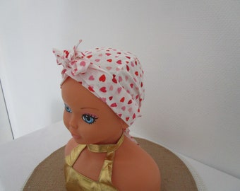 Foulard, turban chimio enfant de couleur blanche avec des coeurs roses et rouges