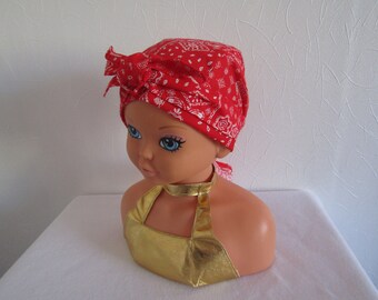 Foulard, turban chimio enfant de couleur rouge et blanche motif bandana