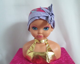 Foulard, turban chimio enfant de couleur fuchsia avec des chouettes et vichy mauve et blanc