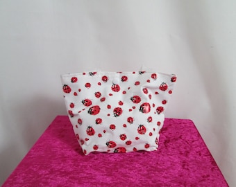 Mini sac  cabas  en toile cirée blanche avec des coccinelles rouges et noires