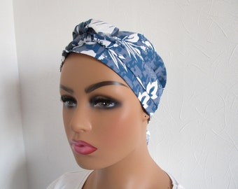 Foulard, turban chimio femme bleu à fleurs blanches