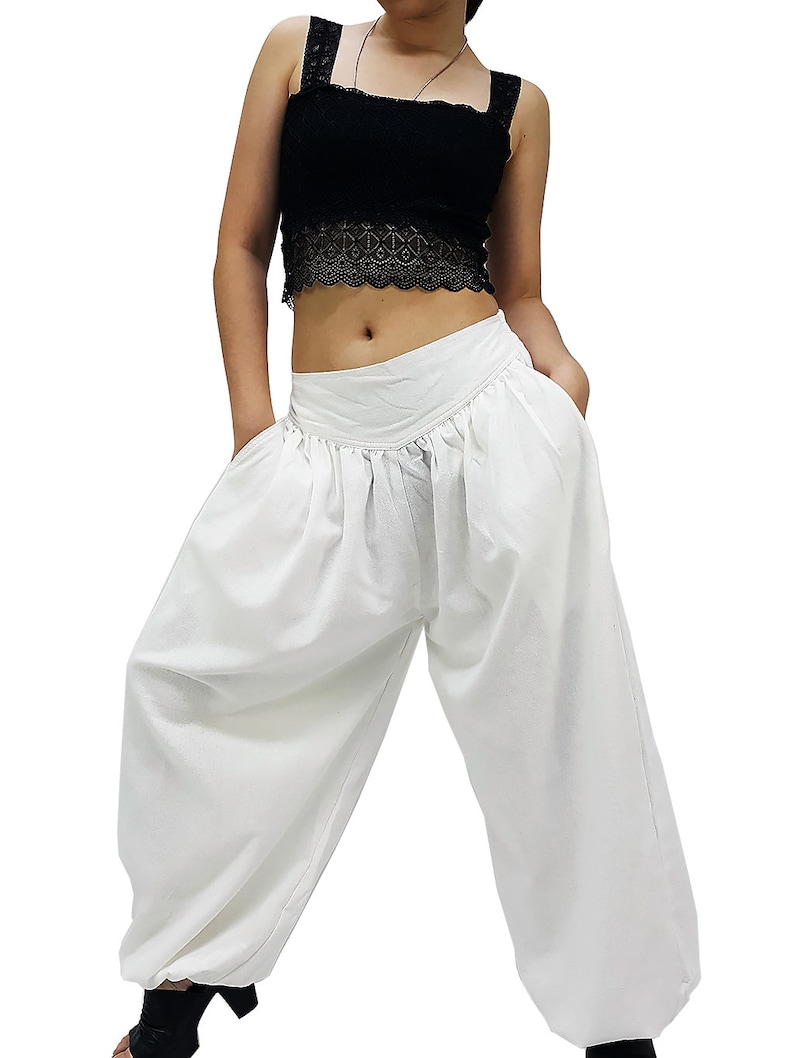 Gorgeous white cotton pants unique design. It's a comfy trousers and have many color to choose !!