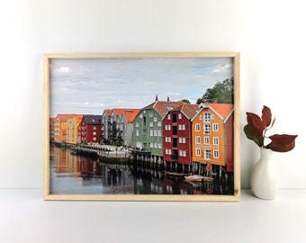 Bild "Fargerik" Norwegen Rahmen Poster 30x40 Trondheim Foto Häuser