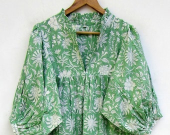 Langes Maxikleid aus grüner, mit Blumenmuster bedruckter Baumwolle – Maxikleid mit V-Ausschnitt – Maxikleid mit 3/4-Ärmeln und Knöpfen