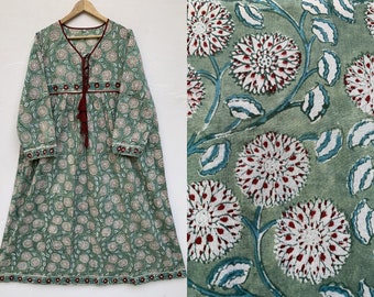 grande robe longue en coton imprimé motif tournesol - encolure en v avec pompon Robe longue indienne - robe longue à manches longues
