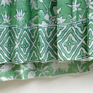 Robe longue longue en coton vert à imprimé floral robe longue à décolleté en V robe longue à manches 3/4 et boutons image 6