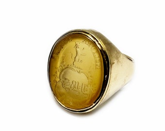 Vintage 9k Gold Chalcedony Intaglio Ring, Coat Of Arms Motto, Signet Ring, Family Crest Signet Ring, Seal Ring, Royalty Ring