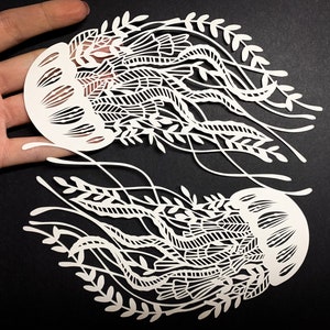 Modelo de corte de papel de duas águas-vivas florais - PDF para corte à mão e SVG para Silhouette Cameo ou Cricut