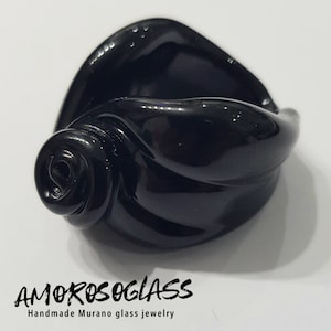 Volcano ring in black Murano glass.