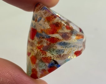 Anello arlecchino a fascia larga, in vetro di Murano lavorato a lume.