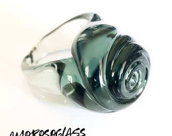 Anello BOCCIOLO in vetro di Murano colore acciaio trasparente.