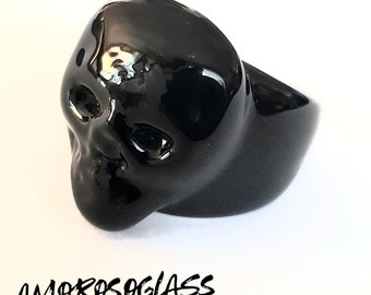Anello TESCHIO in vetro di Murano colore nero.