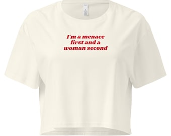 Ich bin eine erste Gefahr und eine zweite Frau, lustiges T-Shirt für sie, lustiges Geschenk für sie, Crop Top mit lustigem Spruch, seltsames Design Shirt