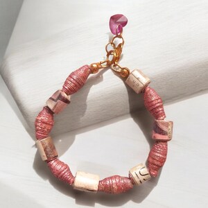 Bracciale di carta rosa
