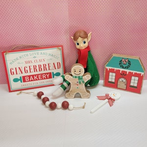 5 Piece Wood Decor Christmas Set Dollhouse /Elf Props