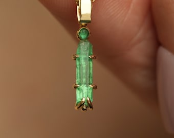 Ready to Ship. Natural Emerald Crystal Necklace. 18k Yellow Gold Natural Untreated Uncut Raw Rough Emerald Gemstone Crystal Charm Necklace