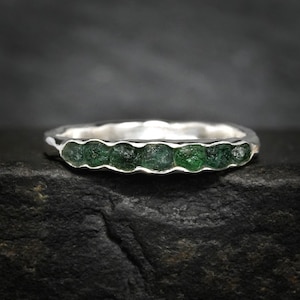 Raw Emerald Band Ring. Rustic Organic Alternative Unique Raw Rough Uncut Deep Dark Green Natural Genuine Emerald Wedding Band Ring