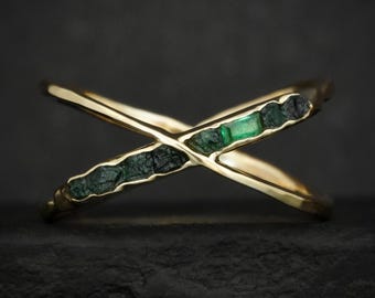 Raw Emerald Gold X Ring. Rustic Solid Gold or Silver Handmade Uncut and Baguette Cut Alternative Wedding Criss Cross Statement Band