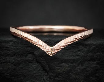 Feather Textured Wave Ring. Rustic Organic Natural Textured Hammered Unique Wave Chevron Nesting Wedding Band Ring. Textured Chevron Ring