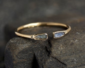 Minimalist Adjustable Raw Gemstone Silver Blue Kyanite Ring. Minimalist Gemstone Ring. Adjustable Blue Kyanite Ring. Raw Blue Kyanite Ring