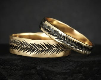 Textured Gold Feather Band Ring. Rustic Hammered and Hand Engraved Everyday Statement Rings or Wedding Band