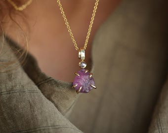 Gold Uncut Sapphire and Diamond Pendant Necklace. Solid 14k Yellow Gold Raw Purple Sapphire and Pink Diamond Charm Necklace