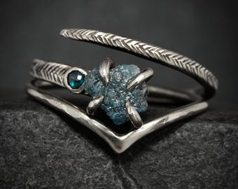 White Gold Raw and Cut Blue Diamond Ring Set. Solid 925 Sterling Silver or 14k Gold Prong Set Uncut Diamond Horseshoe Nail Bridal Ring Set