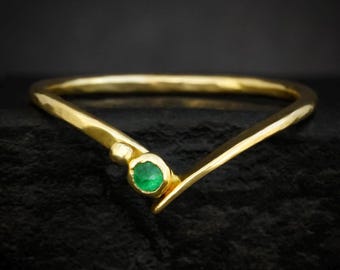 Asymmetrical Round Emerald Chevron Ring. Rustic Solid Silver or Gold Natural Emerald Alternative Wedding Stacking Nesting Wave Ring