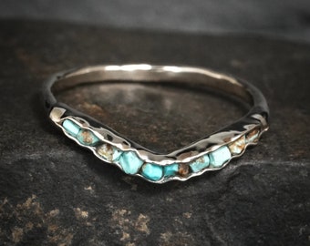 Unique Raw Turquoise Wave Ring. Turquoise Chevron Ring. Raw Turquoise Wedding Band. Arizona Turquoise Ring. Turquoise Nesting Band Ring