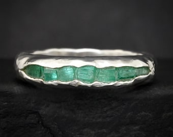 Silver Raw Emerald Crystal Ring. Solid Silver Bezel Set Natural Light Green Emerald Crystal Wedding Band Ring in US Size 6.75 / UK size N